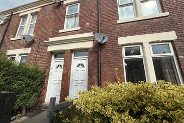 2 bed flat, Eighth Avenue, Heaton, Newcastle, NE65YB - Image 1